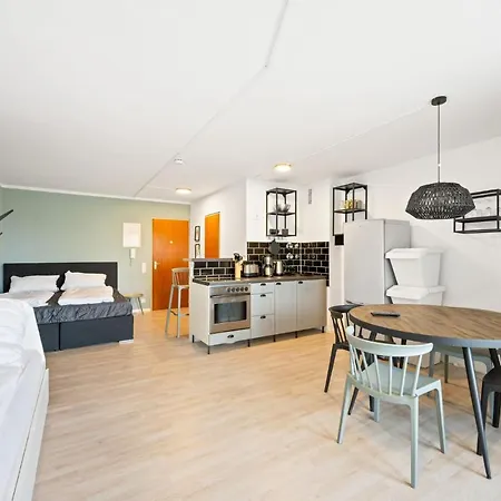 Sali Homes - Fewo Bluehendes Barock Апартаменты Людвигсбург
